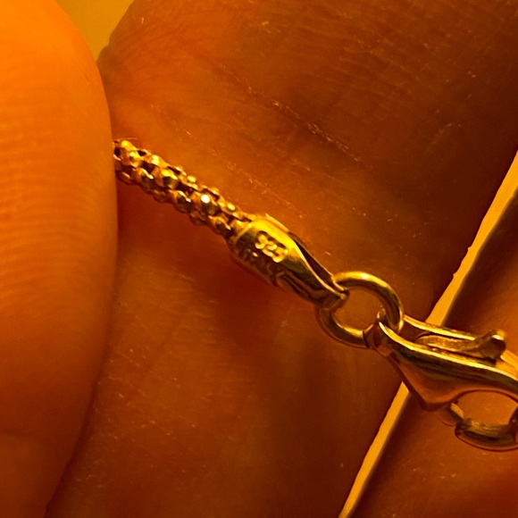 Gold pendant necklace - Picture 4 of 5